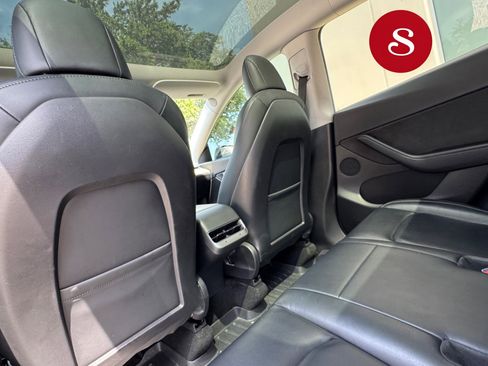 Used 2021 Tesla Model Y Long Range AWD/4WD image 21