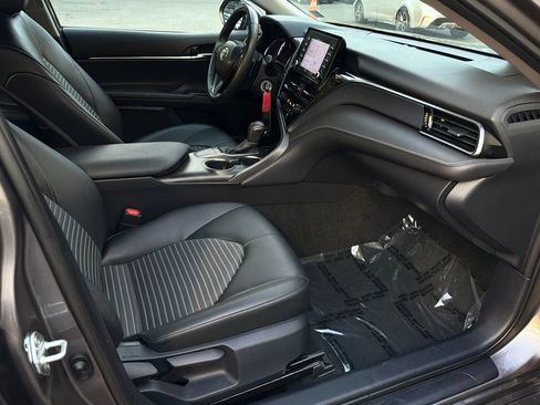 Used 2024 Toyota Camry SE FWD image 10