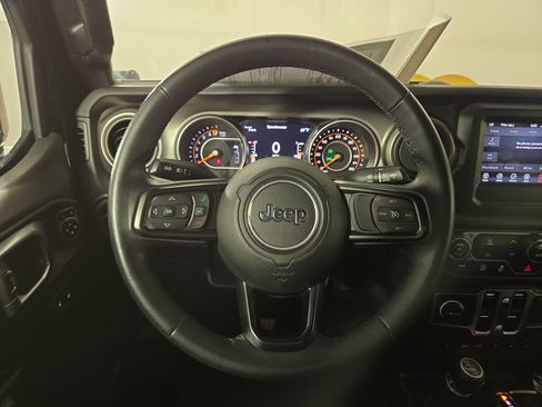 Used 2018 Jeep Wrangler Unlimited Sport S AWD/4WD image 15