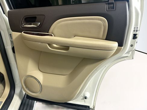 Used 2013 GMC Yukon Denali RWD image 34