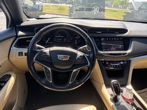Used 2019 Cadillac XT5 Luxury FWD image 14