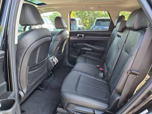 Used 2023 Kia Sorento S w/ Panoramic Sunroof Package FWD image 37