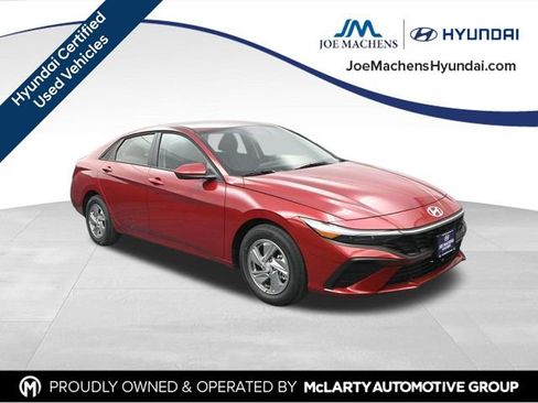 Used 2026 Hyundai Elantra SE FWD image 2