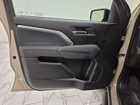 Used 2024 Chevrolet Colorado Z71 w/ Z71 Convenience Package 2 image 23