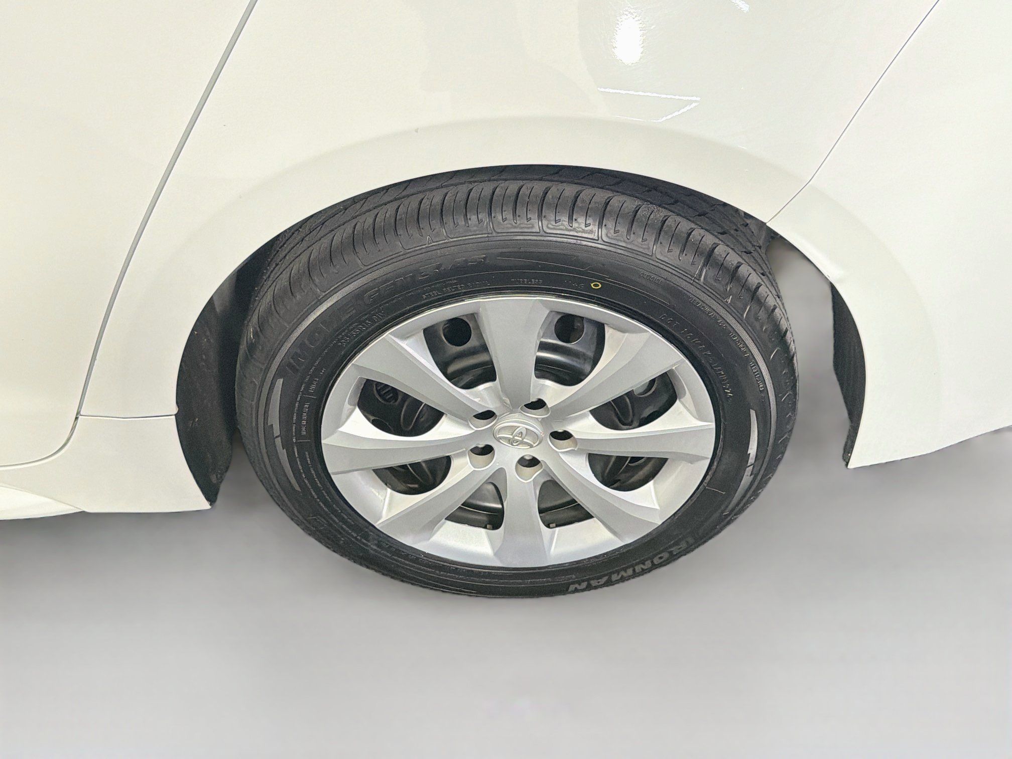 Used 2025 Toyota Corolla LE FWD image 11