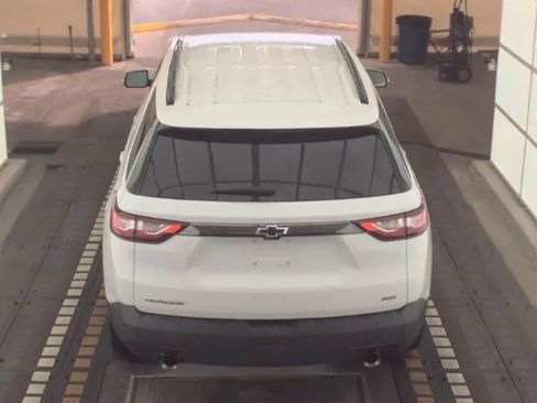 Used 2020 Chevrolet Traverse RS FWD image 3