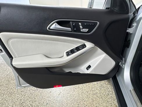 Used 2020 Mercedes-Benz GLA 250 image 22
