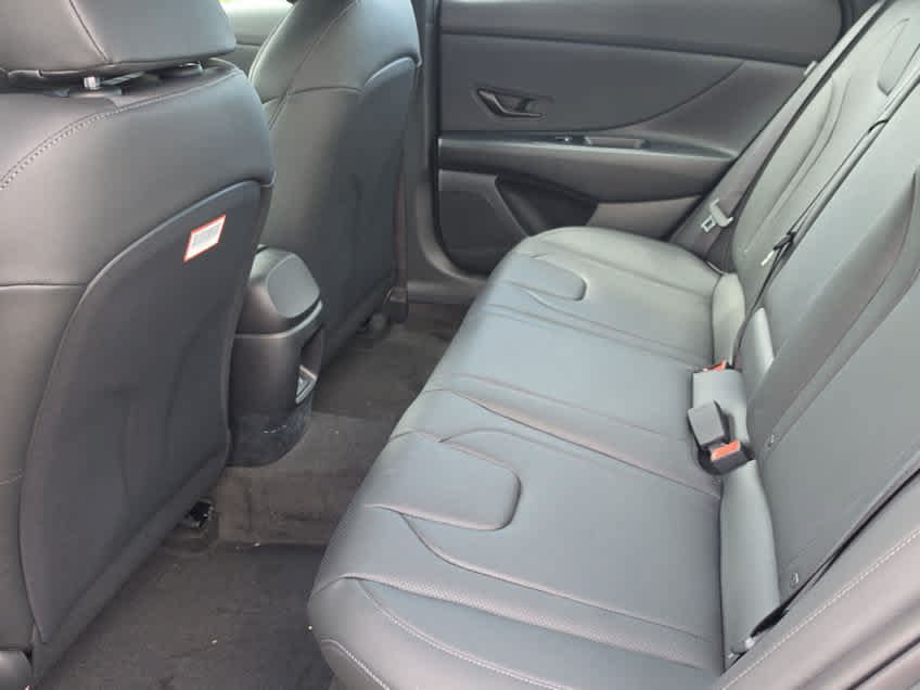 New 2026 Hyundai Elantra SEL Sport FWD image 21