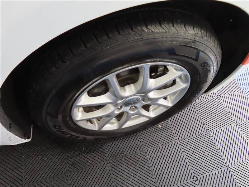 Used 2023 Chrysler Voyager LX FWD image 9