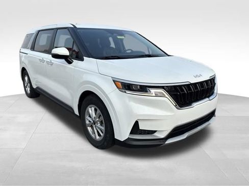 Used 2022 Kia Carnival LX FWD image 1
