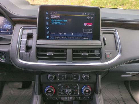 Used 2024 Chevrolet Tahoe Premier w/ Premium Package image 22