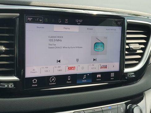 Used 2024 Chrysler Pacifica Touring-L FWD image 26
