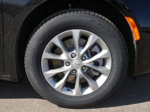 New 2026 Chrysler Pacifica Select image 13