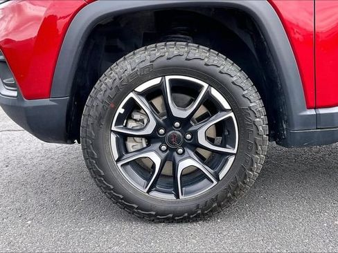 Used 2025 Jeep Compass Trailhawk AWD/4WD image 8