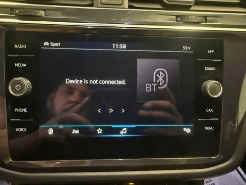 Certified 2023 Volkswagen Tiguan SE R-Line AWD/4WD image 32