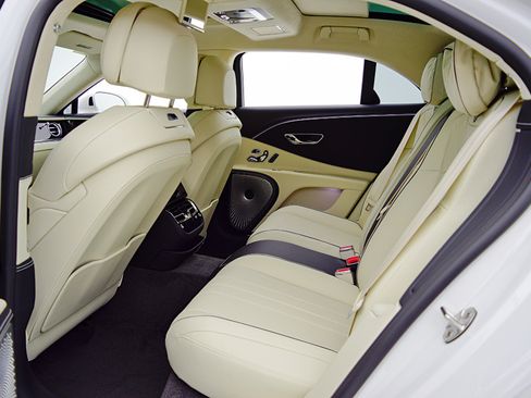Used 2024 Bentley Flying Spur Azure AWD/4WD image 39