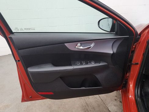Used 2022 Kia Forte LXS FWD image 9