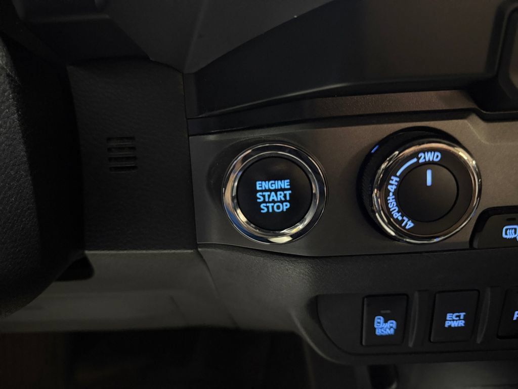 Used 2021 Toyota Tacoma TRD Pro AWD/4WD image 19