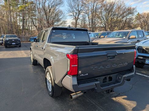 Certified 2024 Toyota Tacoma SR5 AWD/4WD image 5