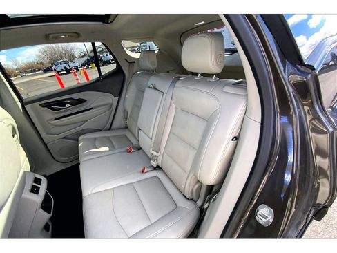 Used 2019 GMC Terrain Denali w/ Advanced Safety Package image 28