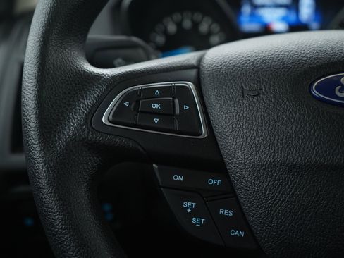 Used 2016 Ford Focus SE image 25