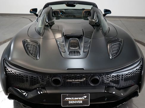 Used 2025 McLaren Artura Spider image 21