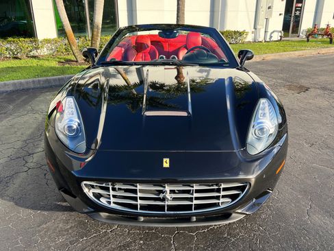 Used 2013 Ferrari California RWD image 28