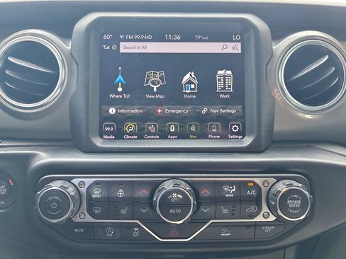 Used 2022 Jeep Wrangler Unlimited Sahara w/ LED Lighting Group AWD/4WD image 24