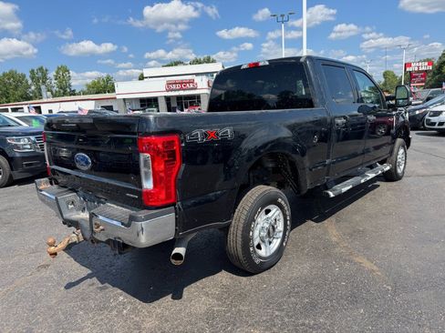 Used 2017 Ford F250 XLT w/ Camper Package AWD/4WD image 5