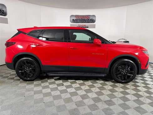 Used 2021 Chevrolet Blazer LT image 2