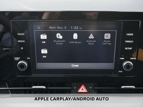 Used 2023 Kia Sportage LX image 6