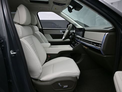 Used 2025 Hyundai Santa Fe Calligraphy image 36