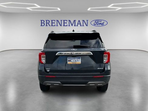 Used 2022 Ford Explorer XLT w/ Equipment Group 202A image 6