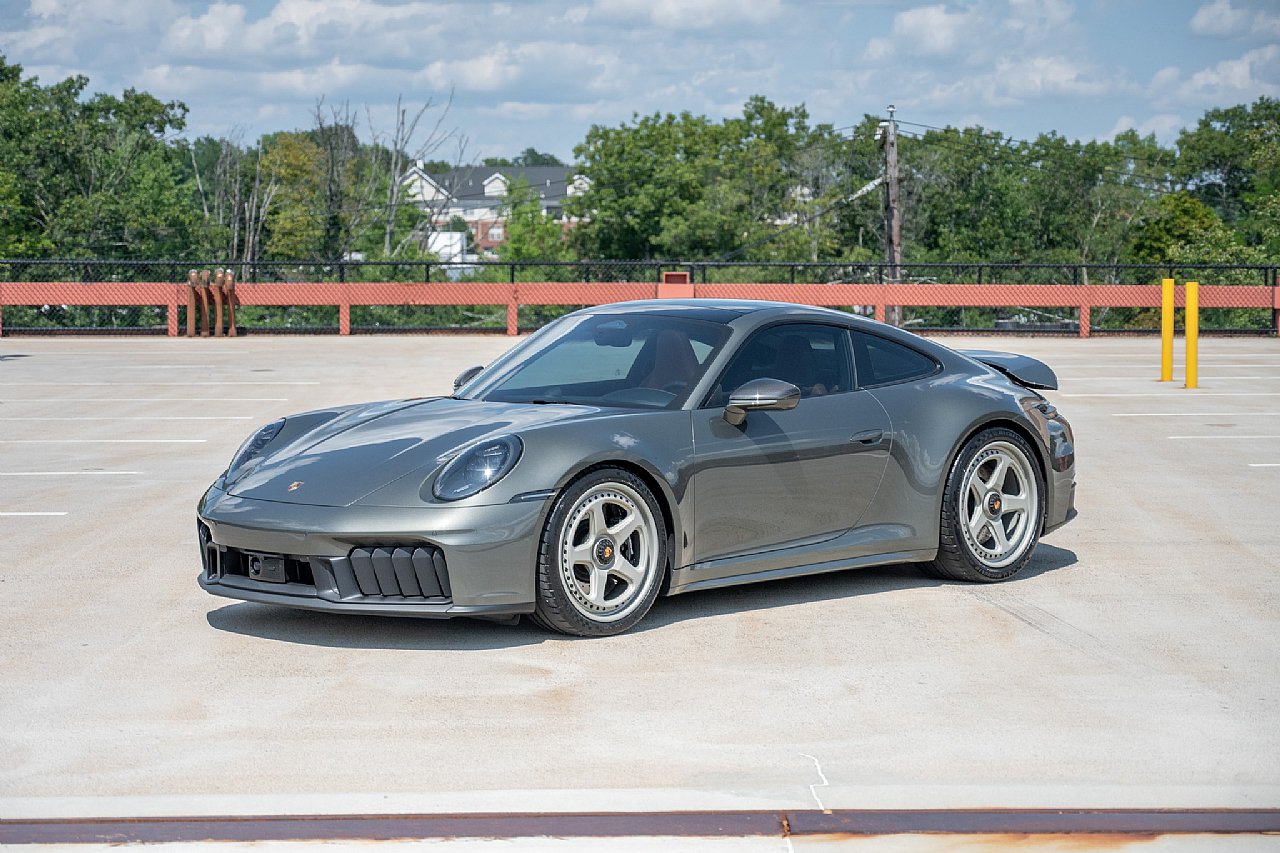 Used 2026 Porsche 911 Carrera GTS RWD image 1