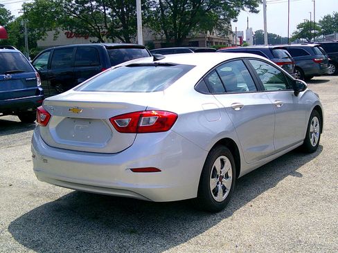 Used 2017 Chevrolet Cruze LS image 4