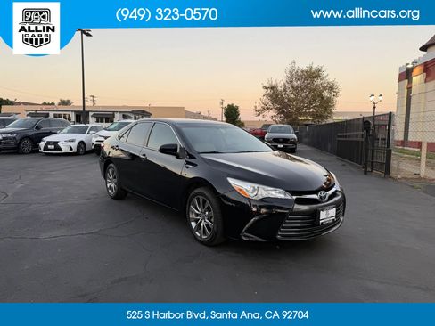 Used 2015 Toyota Camry XLE FWD image 3