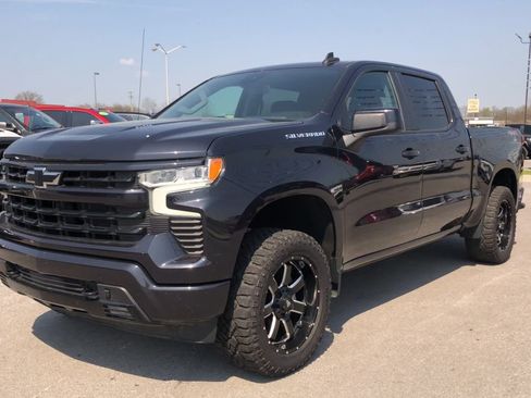 Used 2023 Chevrolet Silverado 1500 RST w/ Convenience Package II image 4