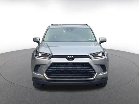 Used 2025 Toyota Grand Highlander FWD image 4