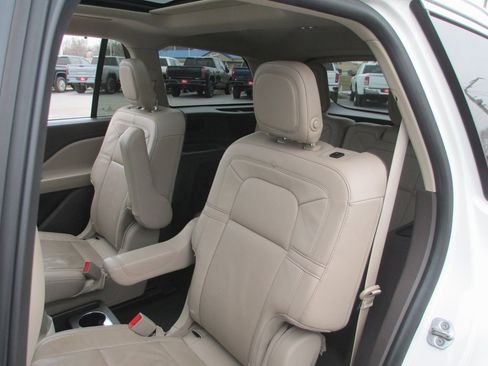 Used 2020 Lincoln Aviator Reserve w/ Equipment Group 202A image 19