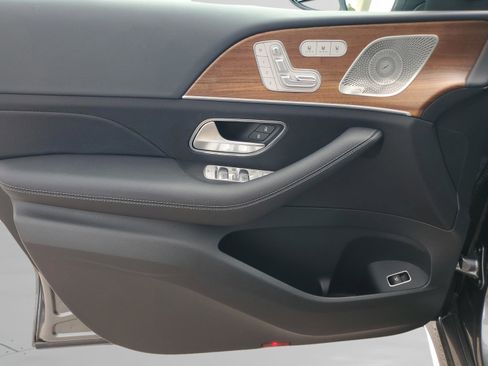 Certified 2025 Mercedes-Benz GLS 450 4MATIC image 19