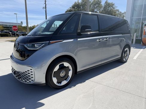 New 2025 Volkswagen ID. Buzz Pro S image 7