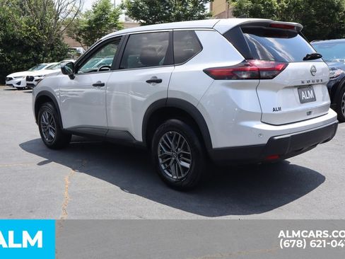 Used 2024 Nissan Rogue S FWD image 9