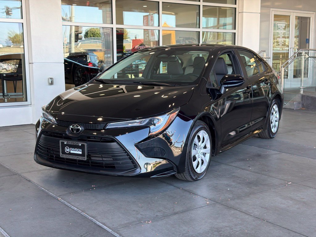 Certified 2025 Toyota Corolla LE FWD image 2