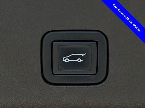 Used 2022 GMC Yukon XL Denali w/ Advanced Technology Package image 27