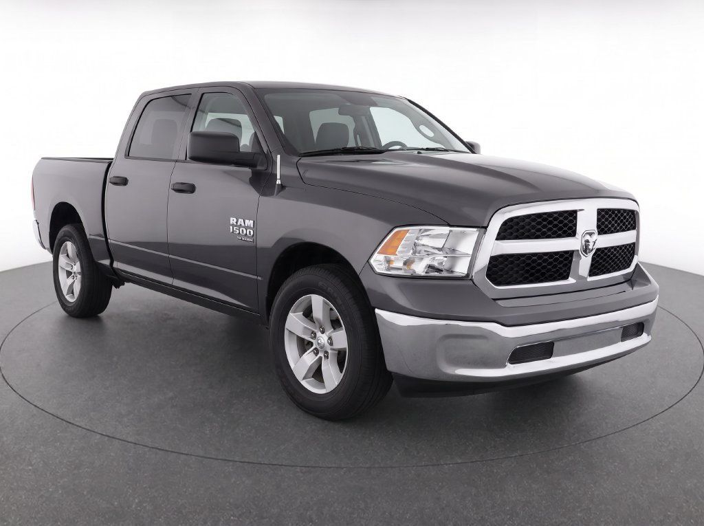 Used 2022 RAM 1500 Classic SLT AWD/4WD image 2