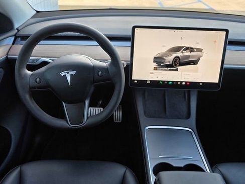 Used 2024 Tesla Model Y Performance image 16