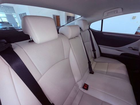 Certified 2024 Lexus ES 300h 300h NAV/PARK AST/NEW TIRES/1- w/ Premium Package image 15