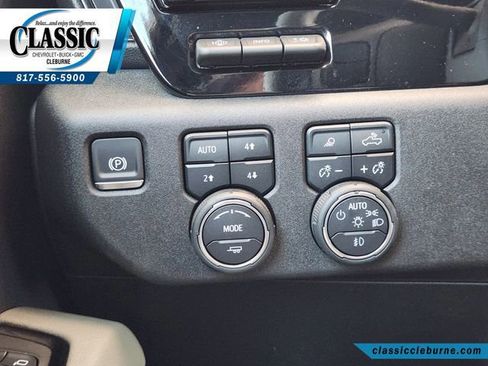 Used 2025 Chevrolet Silverado 2500 ZR2 w/ Technology Package AWD/4WD image 23