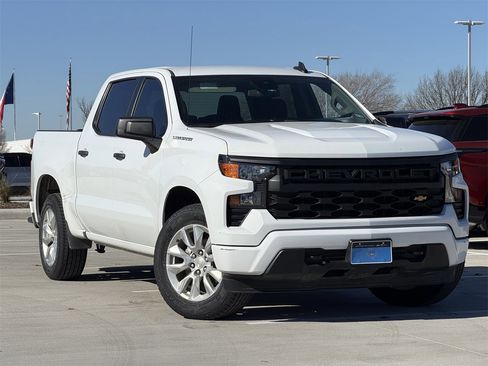 Certified 2024 Chevrolet Silverado 1500 Custom image 2