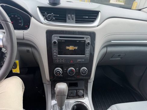 Used 2017 Chevrolet Traverse LT FWD image 14